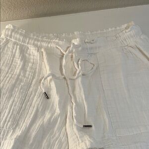 GAP Women’s White Athletic Shorts